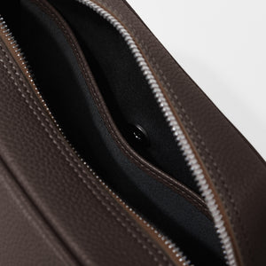 Full-Grain Leather Toiletry Bag Large